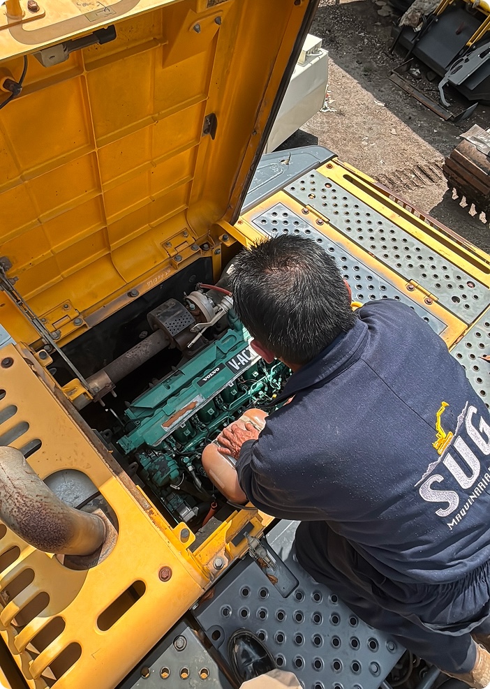 mantenimiento a motor excavadora